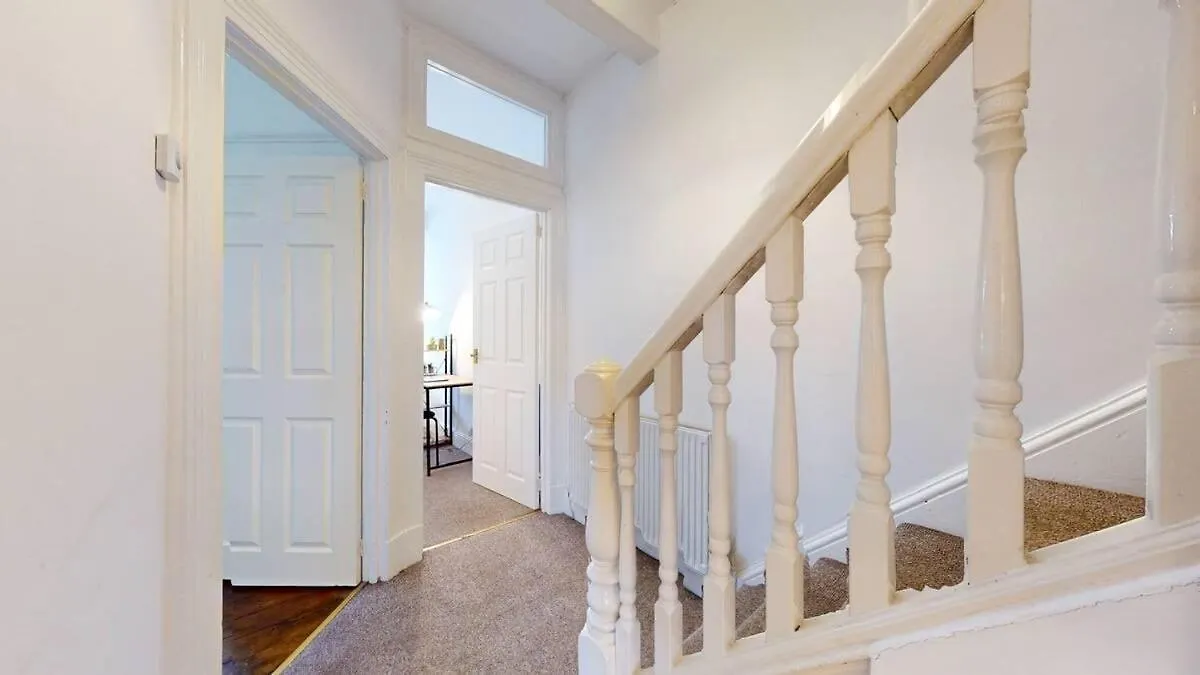 Large 2-Bed Apartment In Cardiff 0*,  Royaume-Uni
